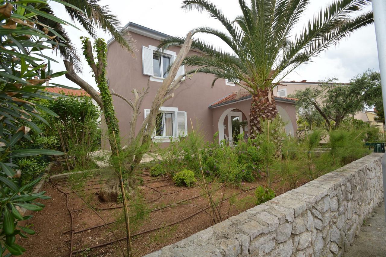 Apartment With Garden - Ana 1 Mali Lošinj Dış mekan fotoğraf